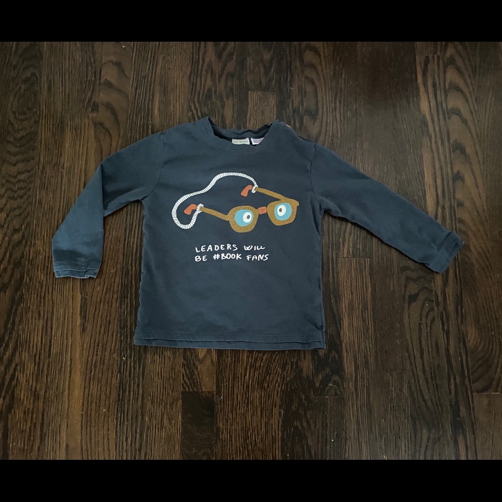 Zara baby boy green long sleeve print tee
Sz 2/3 Y